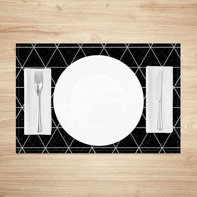Aperturee - Aperturee Simple Black and White Rhombus Geometric Set of 4 Placemats for Modern Minimalist Kitchen Table Decor