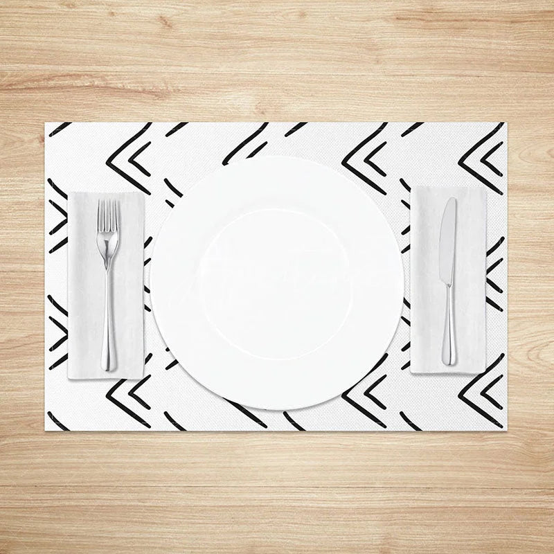 Aperturee - Aperturee Simple White and Black Abstract Lines Set of 4 Placemats for Modern Minimalist and Scandinavian Decor