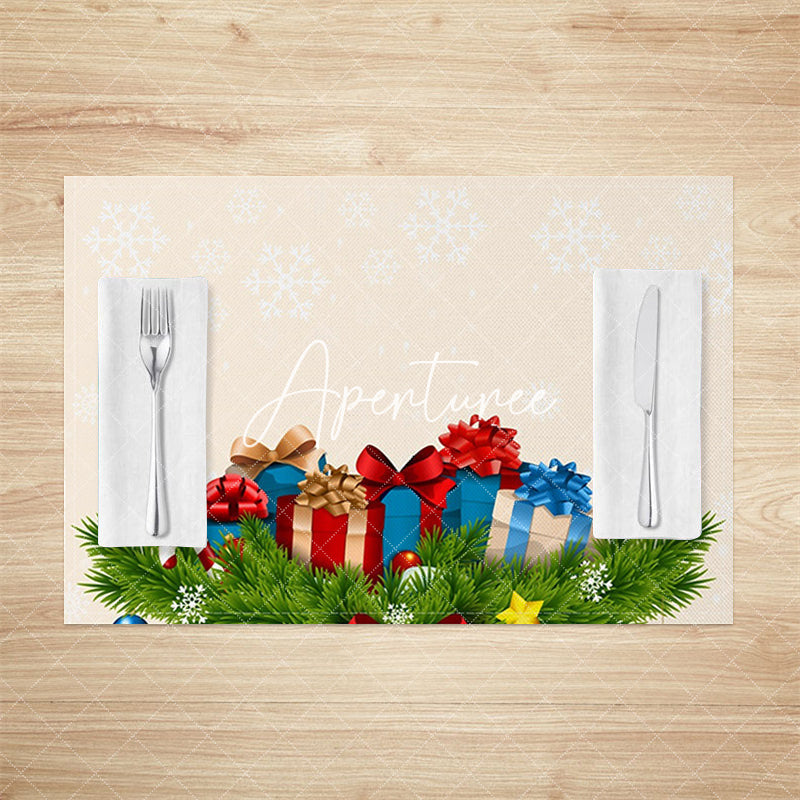 Aperturee - Aperturee Snowflake Leaves Gifts Biege Xmas Set Of 4 Placemats