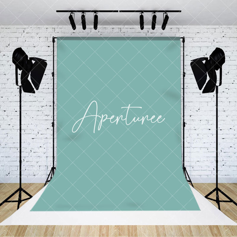 Aperturee - Aperturee Solid Green Color Portrait Photography Backdrop