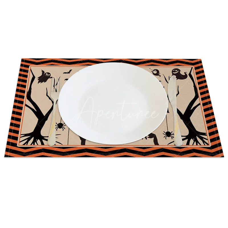 Aperturee - Aperturee Spooky Bat Halloween Set of 4 Placemats with Black and Orange Frame for Holiday Party Decorations