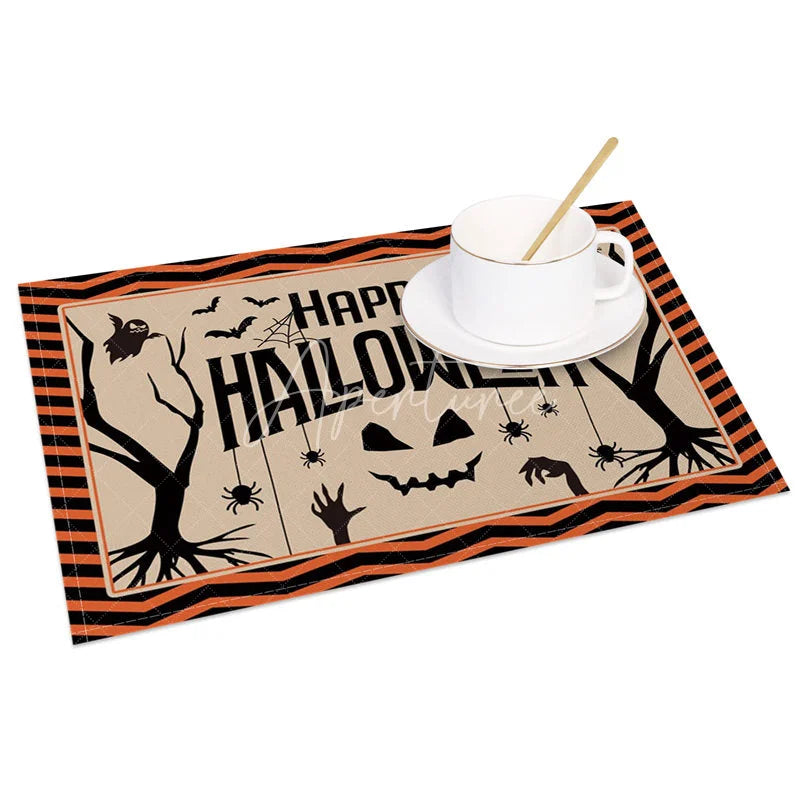 Aperturee - Aperturee Spooky Bat Halloween Set of 4 Placemats with Black and Orange Frame for Holiday Party Decorations