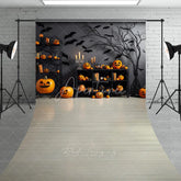 Aperturee - Aperturee Spooky Halloween Jack-o’-lanterns and Bats Sweep Backdrop Dark Wall with Bare Tree and Candles Festive Party Decor