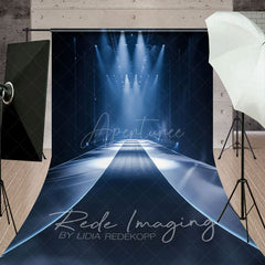 Aperturee - Aperturee Spotlight Dark Model Runway T Stage Sweep Backdrop