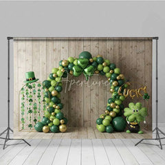 Aperturee - Aperturee St. Patrick’s Day Backdrop Green Balloon Arch Shamrock Lucky Photography Background Irish Festival Party Prop