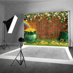 Aperturee - Aperturee St Patricks Day Backdrop Pot of Gold and Rainbow Clover Wood Background Luck of the Irish Shamrock Party Decorations