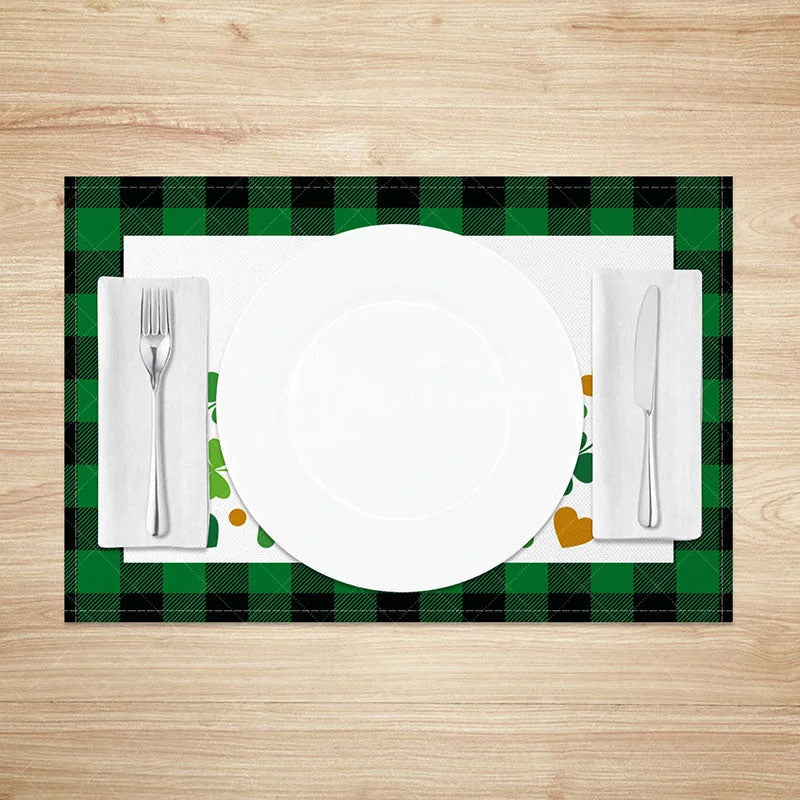 Aperturee - Aperturee St. Patricks Day Lucky Rainbow Set of 4 Placemats Green Plaid Border and Shamrock Table Mats for Home