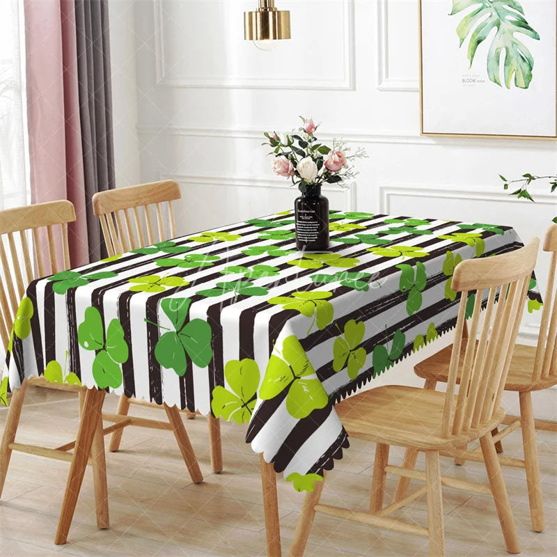 Aperturee - Aperturee St. Patrick’s Day Striped Shamrock Rectangle Tablecloth Modern Green Clover Pattern Table Cover for Spring
