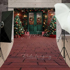 Aperturee - Aperturee Traditional Christmas Porch Sweep Backdrop Green Double Door Red Brick Wall Trees Floor Photo Background