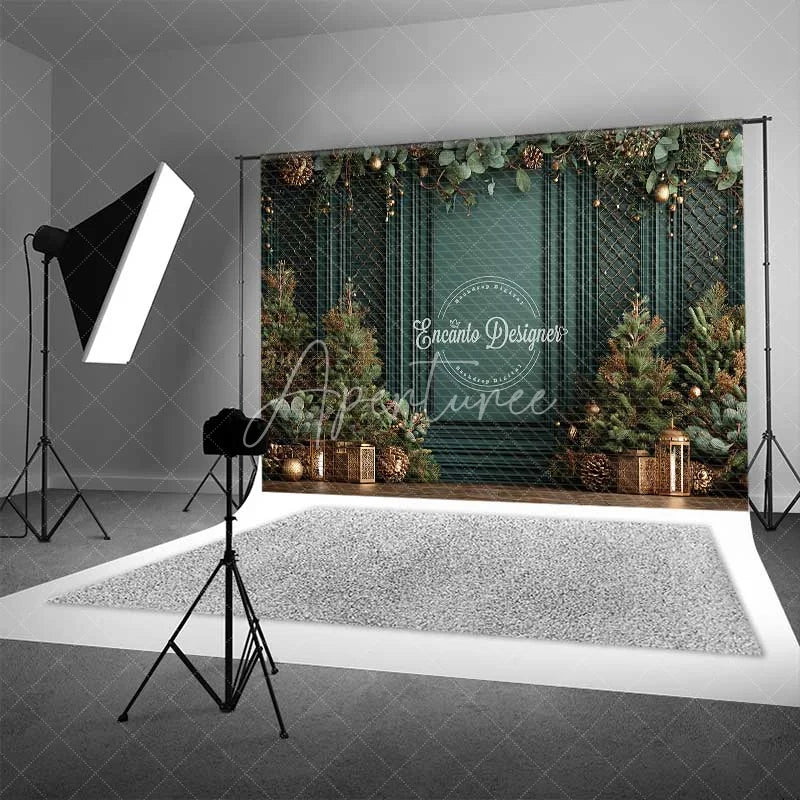 Aperturee - Aperturee Vintage Green Wall Christmas Backdrop Gold Lattice Lanterns Photography Background