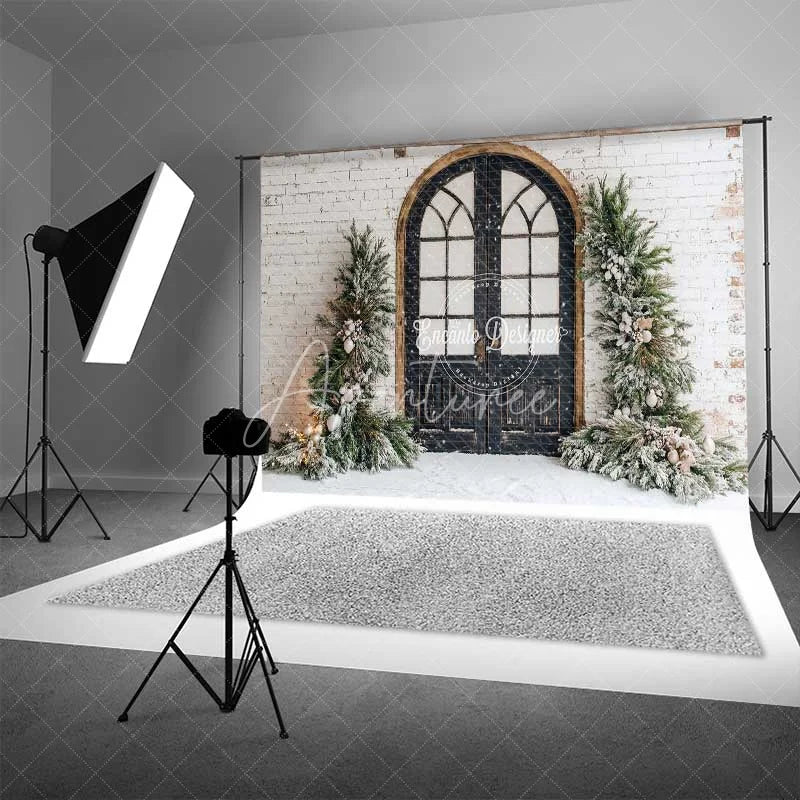 Aperturee - Aperturee Vintage Winter Door Backdrop Black Arched Grid Window Snowy Greenery White Brick Wall Photo Background