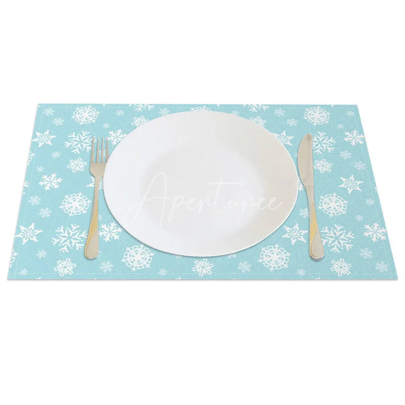 Aperturee - Aperturee Winter Snowflake Set of 4 Placemats Light Blue and White Frozen Christmas Holiday Table Mats