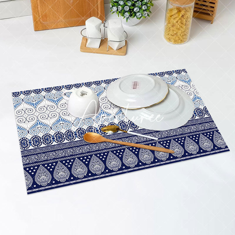 Aperturee - Blue White Vintage Repeat Pattern Set Of 4 Placemats