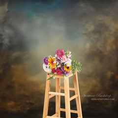 Aperturee - Classic Gradient Overlay Old Master Photo Background