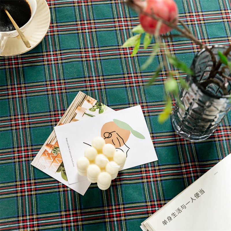Aperturee - Elegant Turquoise Checkered Gingham Round Tablecloth