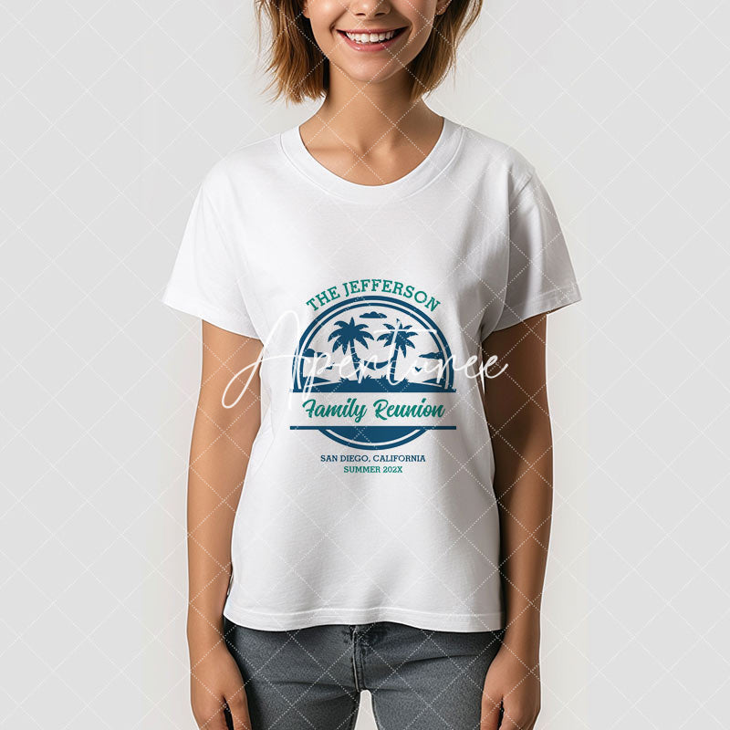 Aperturee - Family Reunion Vintage Beach Vacation T-Shirt