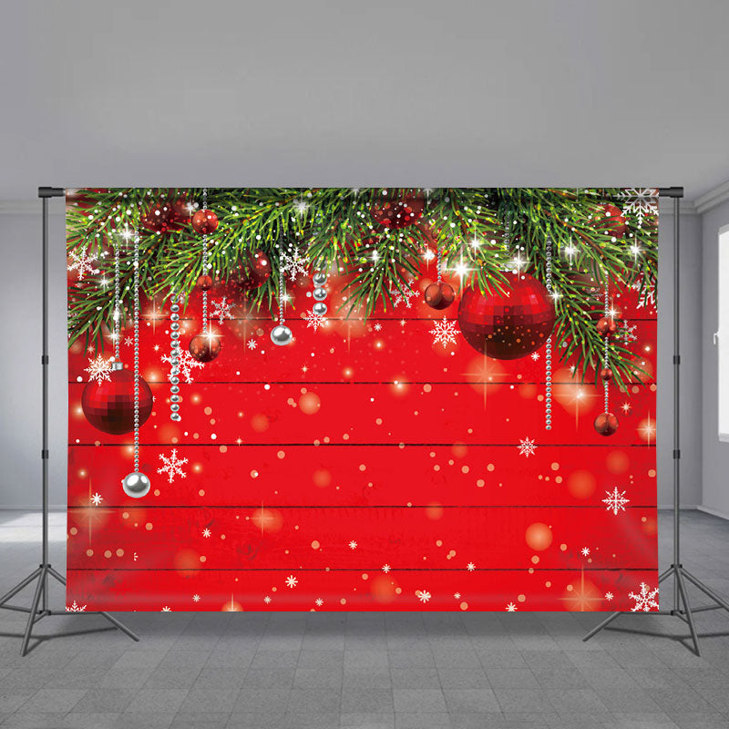 Aperturee - Huge Bauble Red Wood Leaves Christmas Backdrop