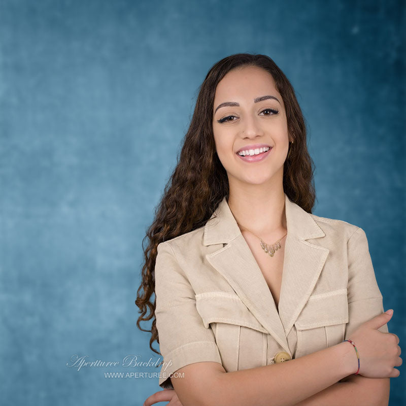 Aperturee - Retro Abstract Light Blue Portrait Studio Backdrop
