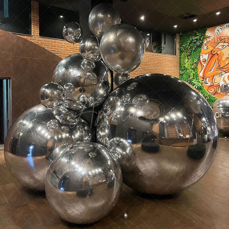 Aperturee - Silver Mirror Inflatable Ball Shiny Party Balloon