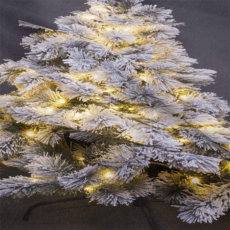 Aperturee - Sparkle Snowy Christmas Tree Tapestry Wall Hanging