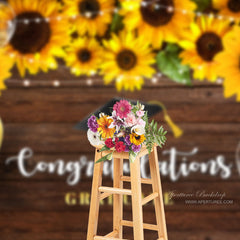Aperturee - Wooden Turnsole Balloons Congrats Grad Photo Backdrop