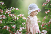 Aperturee - Spring Child Blooming Flowers Portait Backdrop
