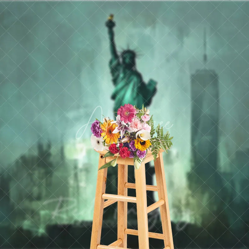Aperturee - Aperturee Abstract Teal Green Statue of Liberty Photography Backdrop Iconic New York City Skyline Art for Studio Photoshoot