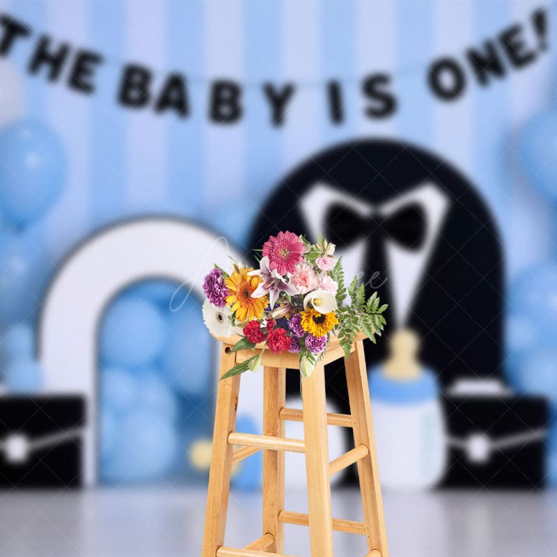 Aperturee - Aperturee Baby Blue Balloon Tuxedo Boss Cake Smash Backdrop