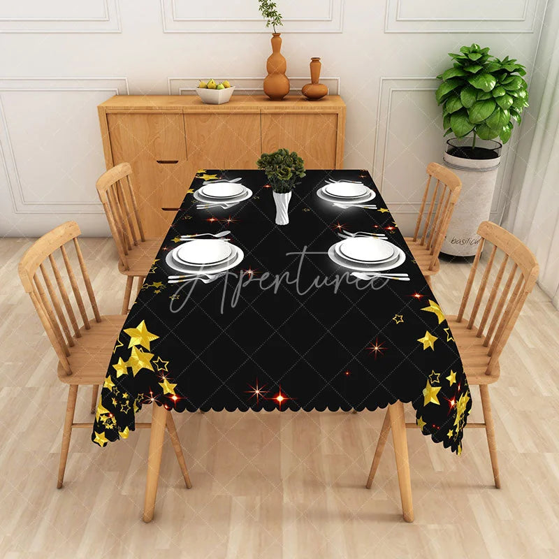Aperturee - Aperturee Black and Gold Star Rectangle Tablecloth with Red Sparkles Elegant Festive Dinner Party Decor for Celebrations