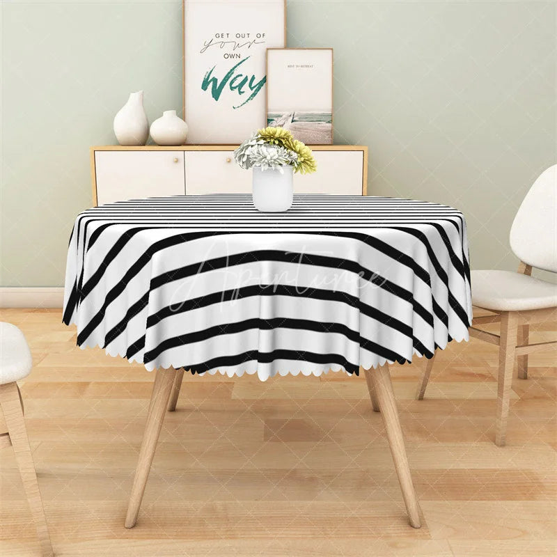 Aperturee - Aperturee Black and White Striped Round Tablecloth Bold Modern Pattern Table Cover for Halloween Party