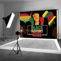 Aperturee - Aperturee Black History Month Backdrop Power and Unity Fist with USA and Africa Map Background Pan-African Heritage Celebration