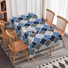 Aperturee - Aperturee Blue and Grey Geometric Moroccan Trellis Rectangle Tablecloth with Scalloped Edge Modern Dining Decor