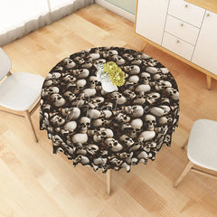Aperturee - Aperturee Brown Heap of Skulls Halloween Round Tablecloth for Gothic Pirate and Spooky Themed Party Decor