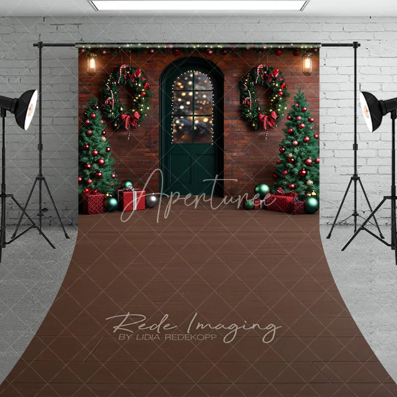 Aperturee - Aperturee Christmas Front Door Sweep Backdrop Red Brick Wall Wreath Photography Background Winter Snow Entrance Holiday Party