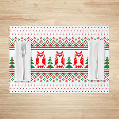 Aperturee - Aperturee Christmas Owl Tree Pixel Pattern Set Of 4 Placemats
