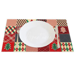 Aperturee - Aperturee Christmas Patchwork Set of 4 Placemats Red Green Quilt Pattern Rustic Farmhouse Holiday Table Mats