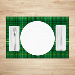 Aperturee - Aperturee Classic Green Plaid Set of 4 Placemats Tartan Checkered St. Patricks Day and Spring Dining Table Mats
