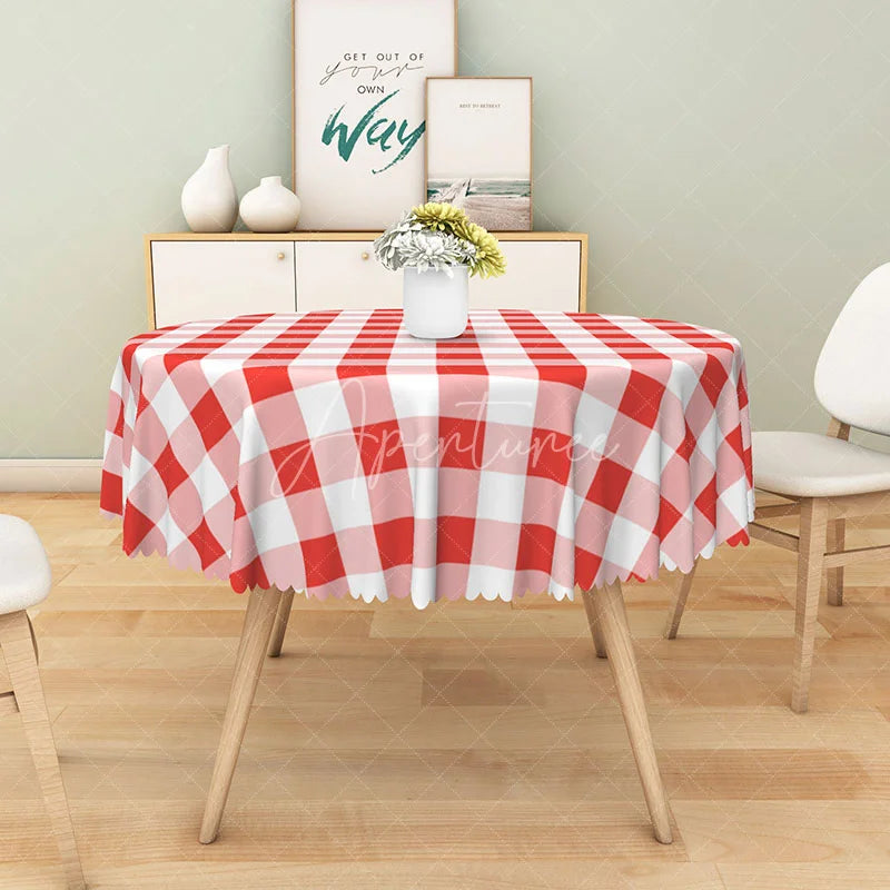 Aperturee - Aperturee Classic Red and White Gingham Round Tablecloth for Picnic BBQ and Farmhouse Kitchen Decor