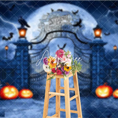 Aperturee - Aperturee Dark Gothic Halloween Holiday Backdrop Spooky Gate with Full Moon Lightning Bats and Jack-o’-Lanterns