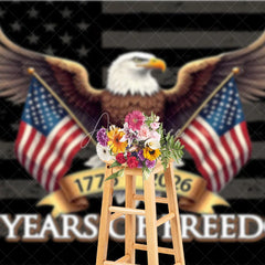 Aperturee - Aperturee Distressed American Flag Bald Eagle Holiday Backdrop Featuring 250 Years of Freedom Celebration