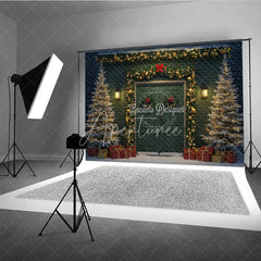 Aperturee - Aperturee Elegant Christmas Door Photography Backdrop Green Door with Gold Garland Snowy Holiday Photo Background