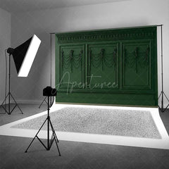 Aperturee Aperturee Elegant Dark Green Wall Photography Backdrop Classic Molding with Shells and Pearls Vintage Luxury Interior