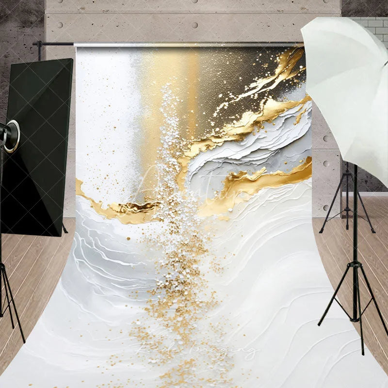Aperturee - Aperturee Elegant Gold and White Abstract Sweep Backdrop Luxury Party Decor for Celebrations