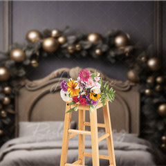 Aperturee Aperturee Elegant Gold Christmas Headboard Photography Backdrop Vintage Bed with Gold Ornaments Luxury Holiday Photo Prop