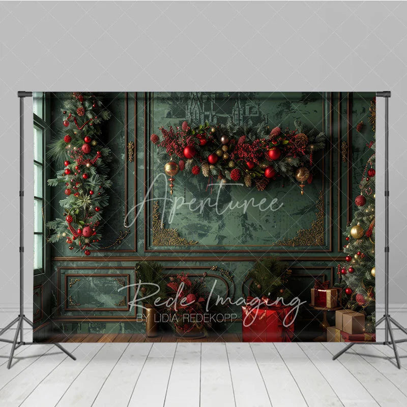 Aperturee - Aperturee Elegant Green and Gold Christmas Photography Backdrop Vintage Room with Garland Holiday Photo Background
