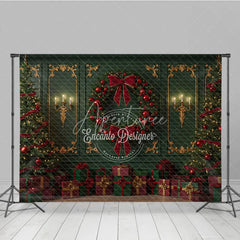 Aperturee - Aperturee Elegant Green and Red Christmas Photography Backdrop Classic Wall with Gold Accents Holiday Photo Background