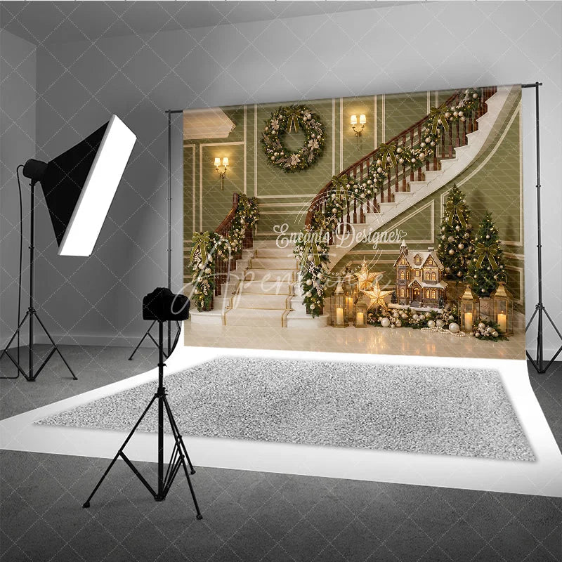 Aperturee - Aperturee Elegant Green Christmas Staircase Holiday Backdrop with Festive Garlands and Wreath Winter Decor