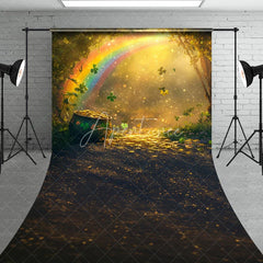 Aperturee - Aperturee Enchanting St. Patrick’s Day Sweep Backdrop featuring a Vibrant Rainbow Pot of Gold and Lucky Shamrocks