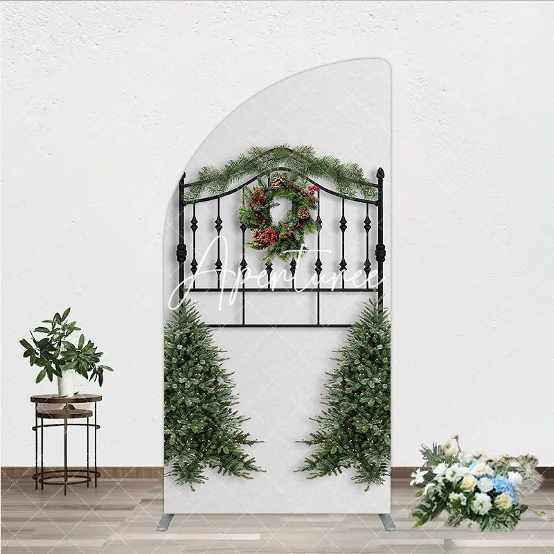 Aperturee - Aperturee Festive Black Metal Half Moon Arch Backdrop with Christmas Wreath Pine Garland and Red Berries Holiday Party Decor.