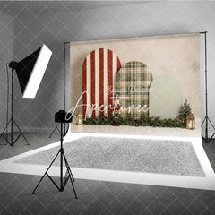 Aperturee - Aperturee Festive Red Striped and Green Plaid Arched Holiday Backdrop Christmas Nutcracker and Garland Decor